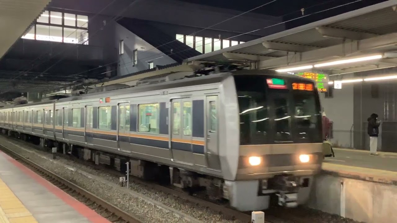 同時発車同時入線何度もあり1時間に60本以上の電車が行き交う夕方ラッシュ時間帯で息つく暇も無いぐらい忙しいJR西日本片町線京阪神緩行線宝塚線尼崎駅ウォッチング実況中継