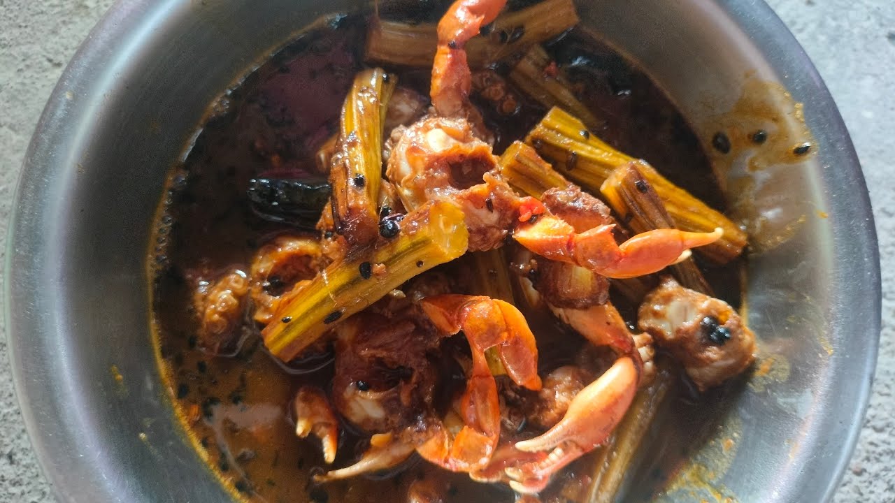 আজকের নতুন রেসিপি সজনে ডাটা দিয়ে কাকড়া  টক 😋😋😋