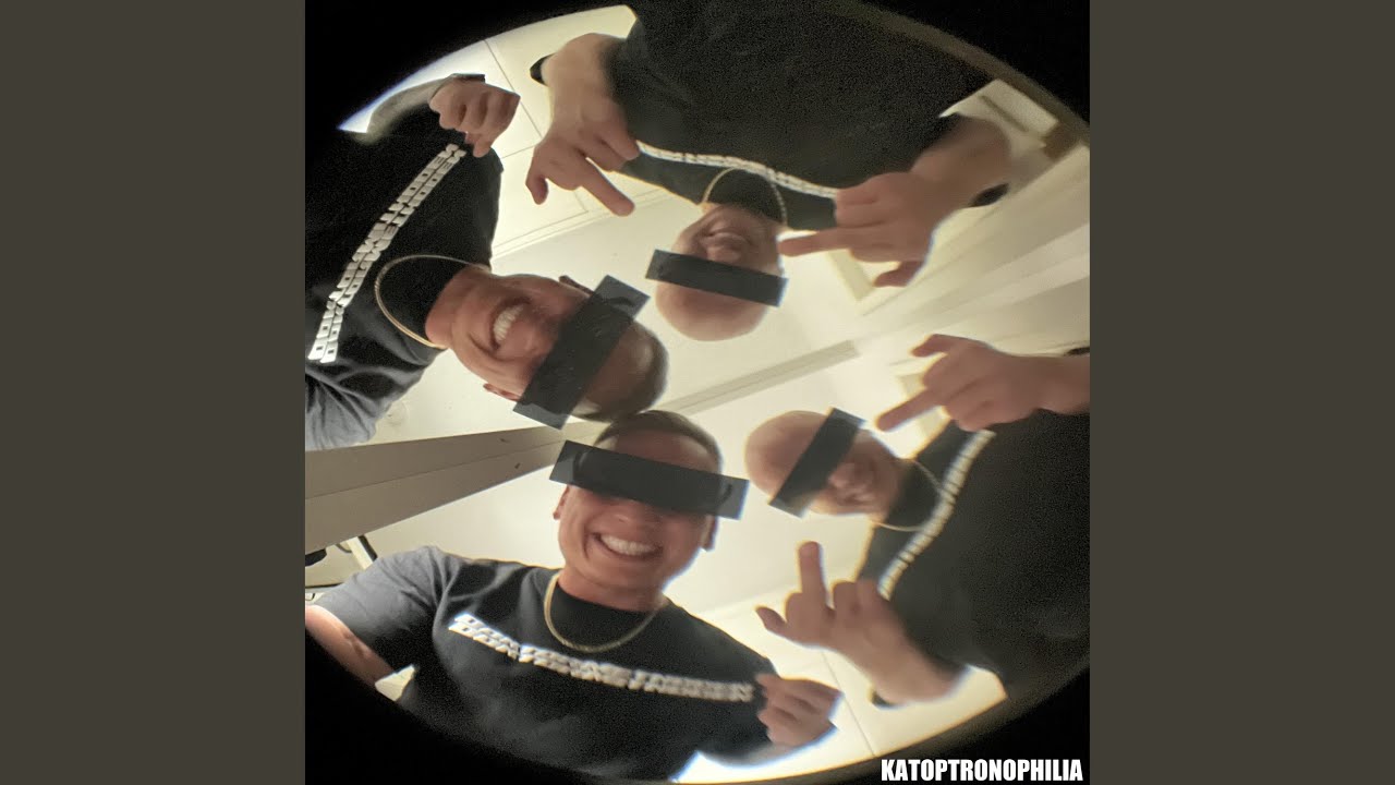 Katoptronophilia
