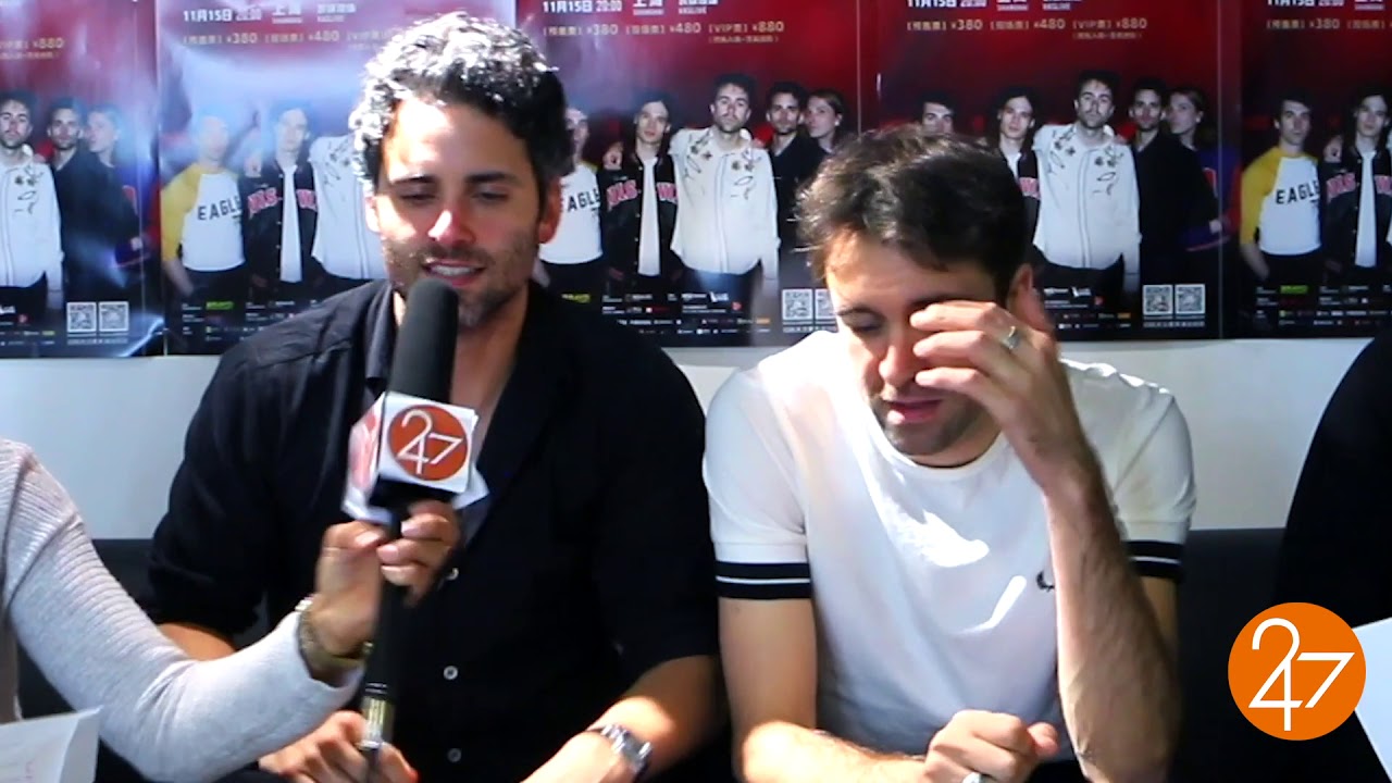 247 Backstage ... With The Vaccines!