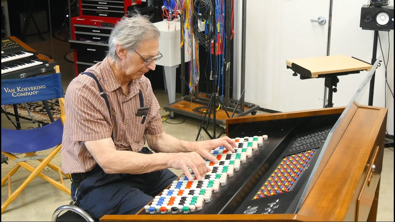 GEORGE SECOR, microtonal master @ EMEAPP on the Motorola Scalatron and Moschino Free Bass accordion!