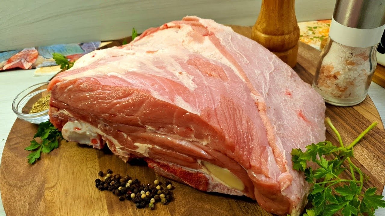 Teleći vrat sa krompirom iz rerne. Pečenje kao ispod sača - Meso se topi