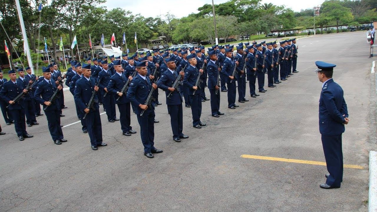PRIMEIROS DIAS DE UM RECRUTA DA FORÇA AÉREA BRASILEIRA