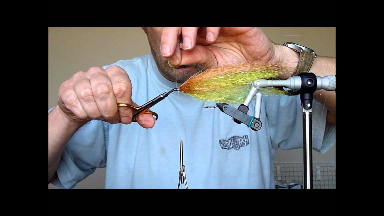 10 Minute Tye: Flash Fibre Baitfish - Pike Fly
