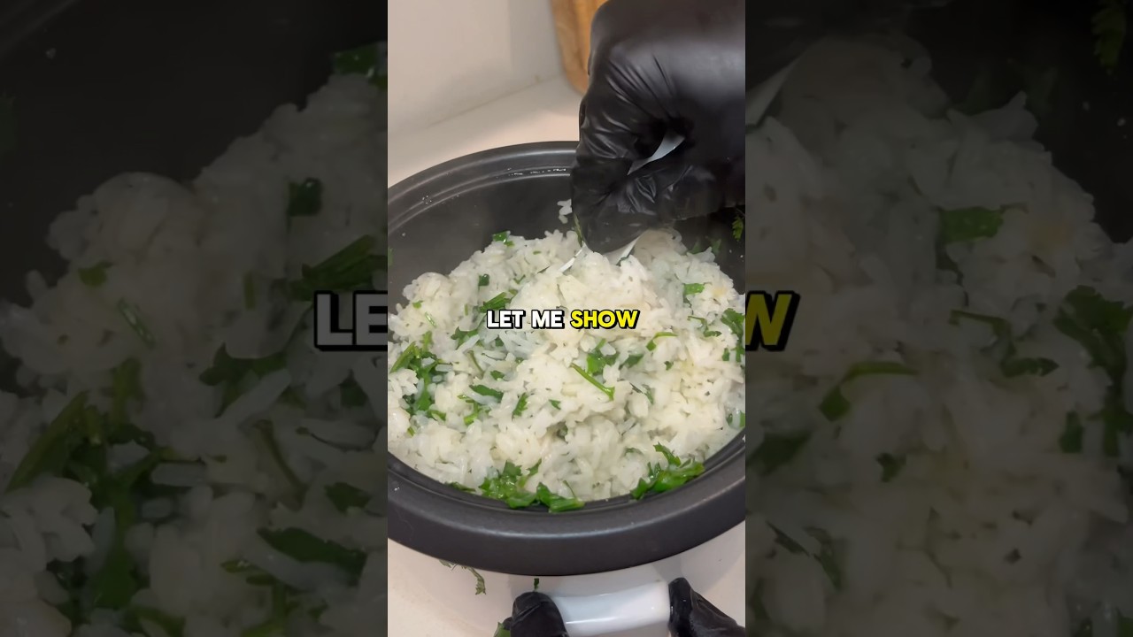 Chipotle&rsquo;s Cilantro Lime Rice 🌿 recipe ⬇️ #whiterice #chipotle #mealprep #dinner
