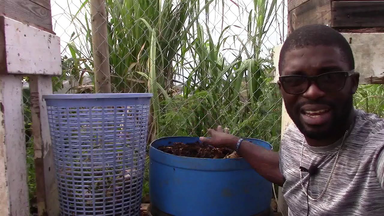 Quick and easy Garden Compost Bin DIY Idea || Agrosuede ✔