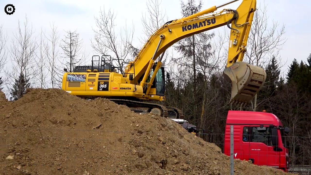 36 tunov&yacute; Hybridn&iacute; bagr Komatsu HB 365