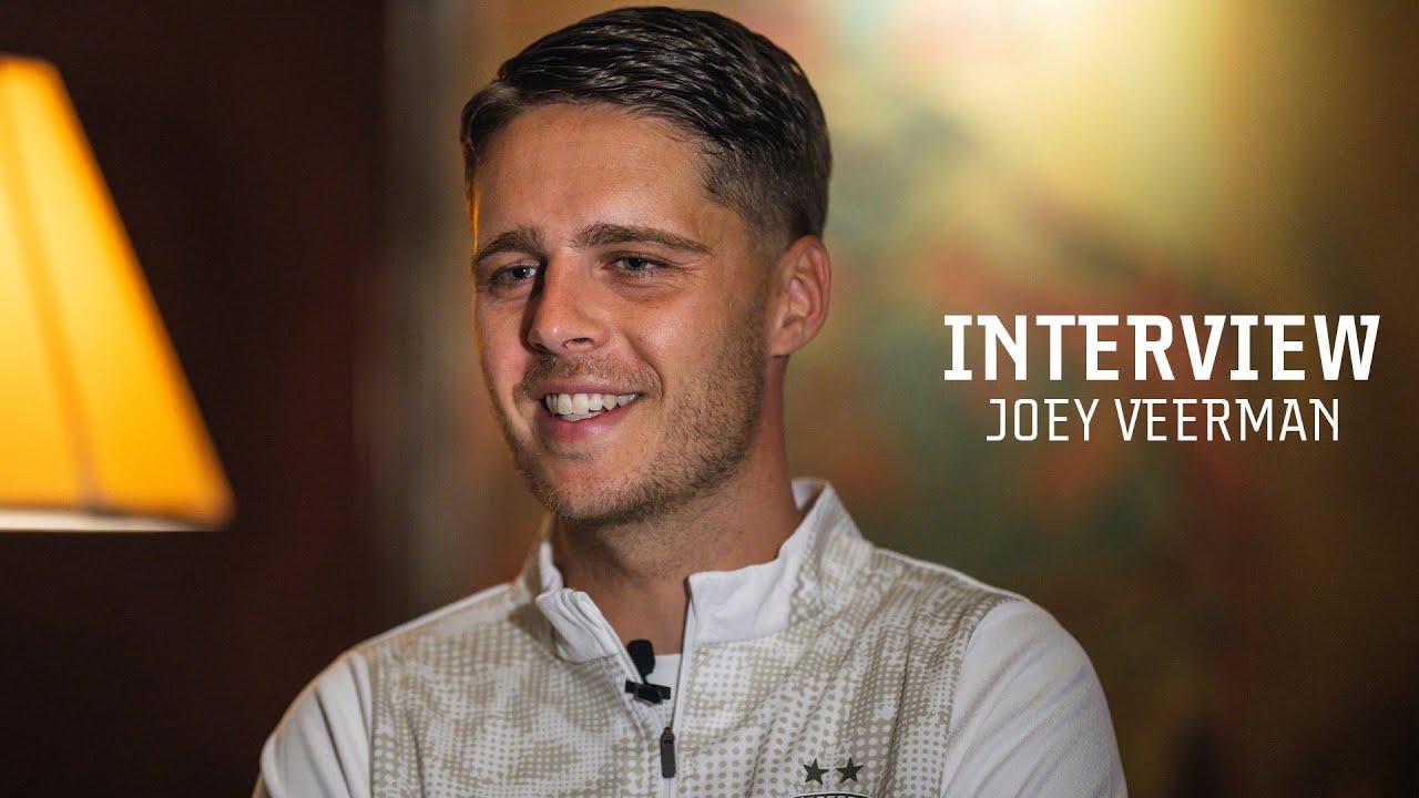 Interview | Joey Veerman vertelt waarom hij dit seizoen bij PSV blijft 🗣️