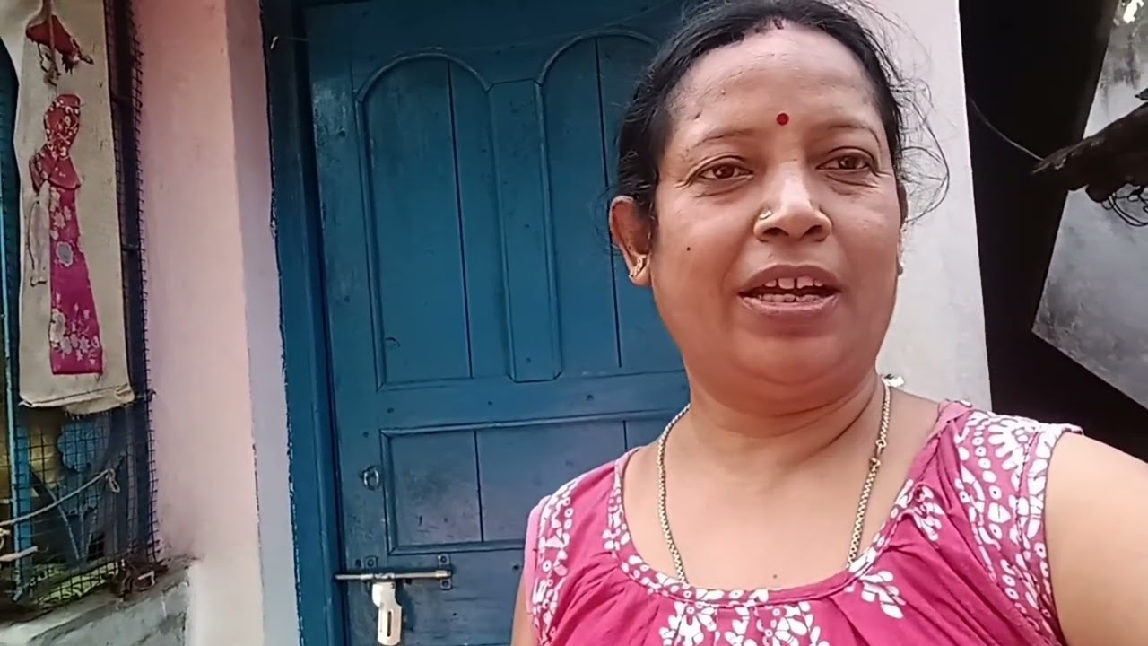 ঝড়ো হাওয়া ও অল্প বৃষ্টিতে কারেন্টের বিভ্রাট হলো আর পরের দিন আমার জায়ের বাবার জন্মদিনে খেলাম.15/3