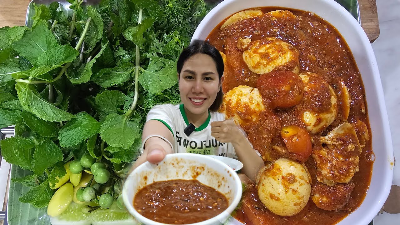วันนี้กินข้าวกับแกงไข่ใส่มะเขือเทศน้ำพริกมะนาวซุปใบกระเจี๊ยบแดง ผักสดๆแซ่บอีกแล้วค่ะทุกคน