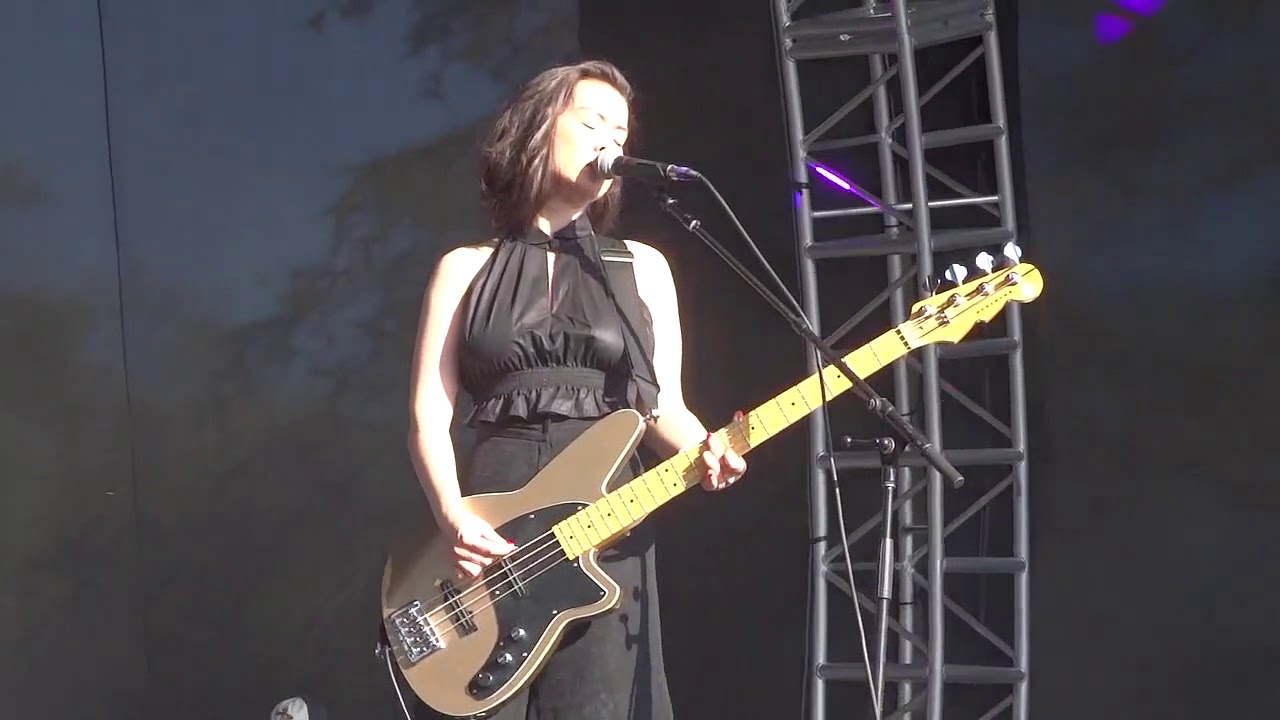 Mitski | I Bet On Losing Dogs | live FYF Fest, July 22, 2017