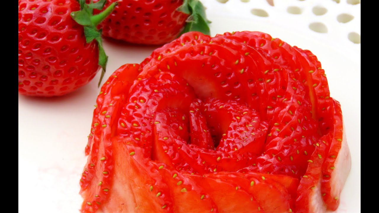 How It's Made Strawberry Rose Flower | Fruit Carving Garnish | 草莓玫瑰花的詳細做法
