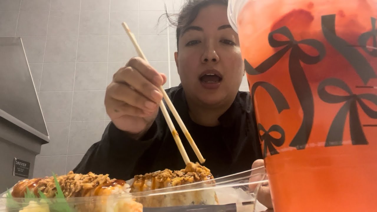 СУШИ С КРЕВЕТКАМИ В ТЕМПУРЕ 🍣 🍤 + КЛУБНИЧНЫЙ НАПИТОК | ЕЩЁ ОДИН ДЕНЬ В ДЕТСКОМ САДУ DOGGO 🙉 🎧 NBD...