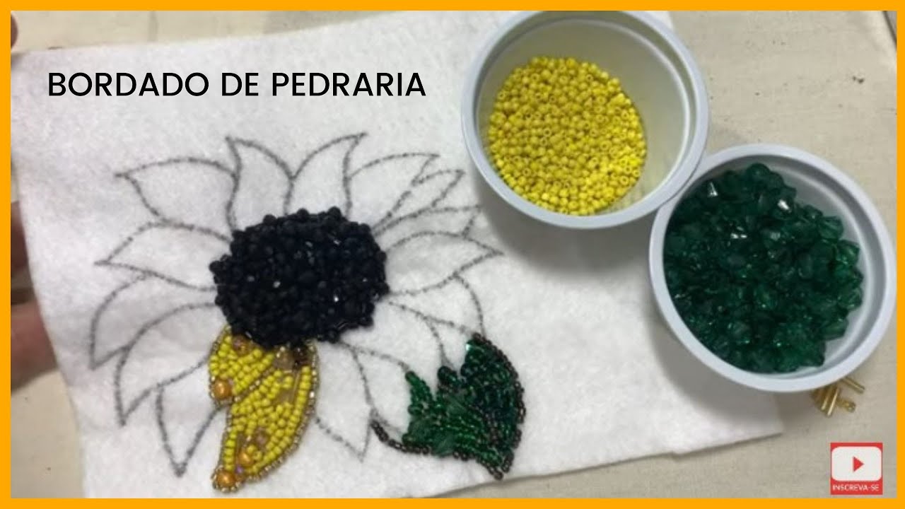 Flor de Girassol bordada com Pedraria/Bordado de Pedraria/Viviane Rainer