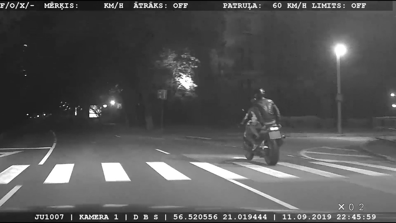 Motociklists Liepājā bez tiesībām, reibumā pārsniedz atļauto braukšanas ātrumu  un bēg no policijas
