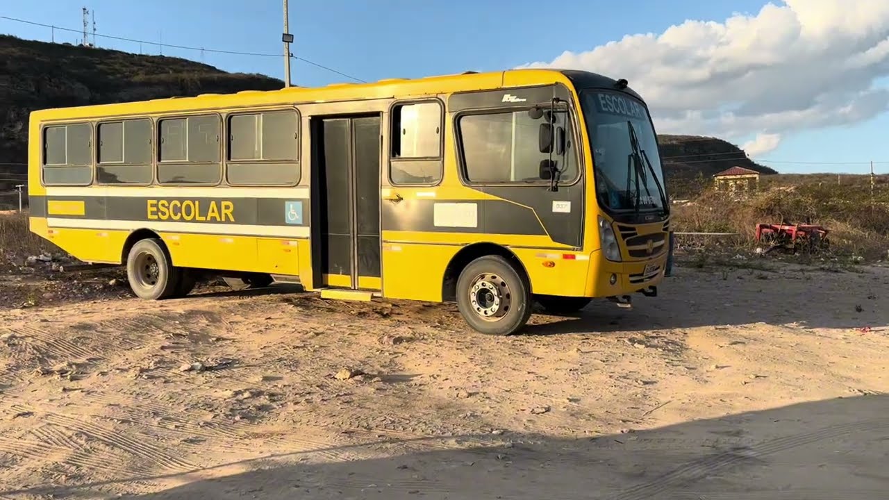 Ônibus escolar Caio Foz super, uma máquina pra estrada de barro.