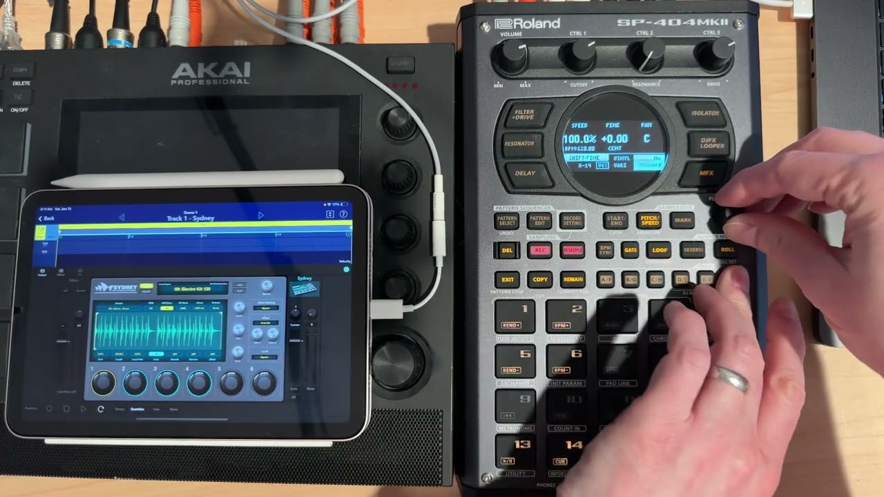 SP404 mk2 - Comparing Korg Gadget 3's Sydney Pitch and Time Stretching to SP404 mk2
