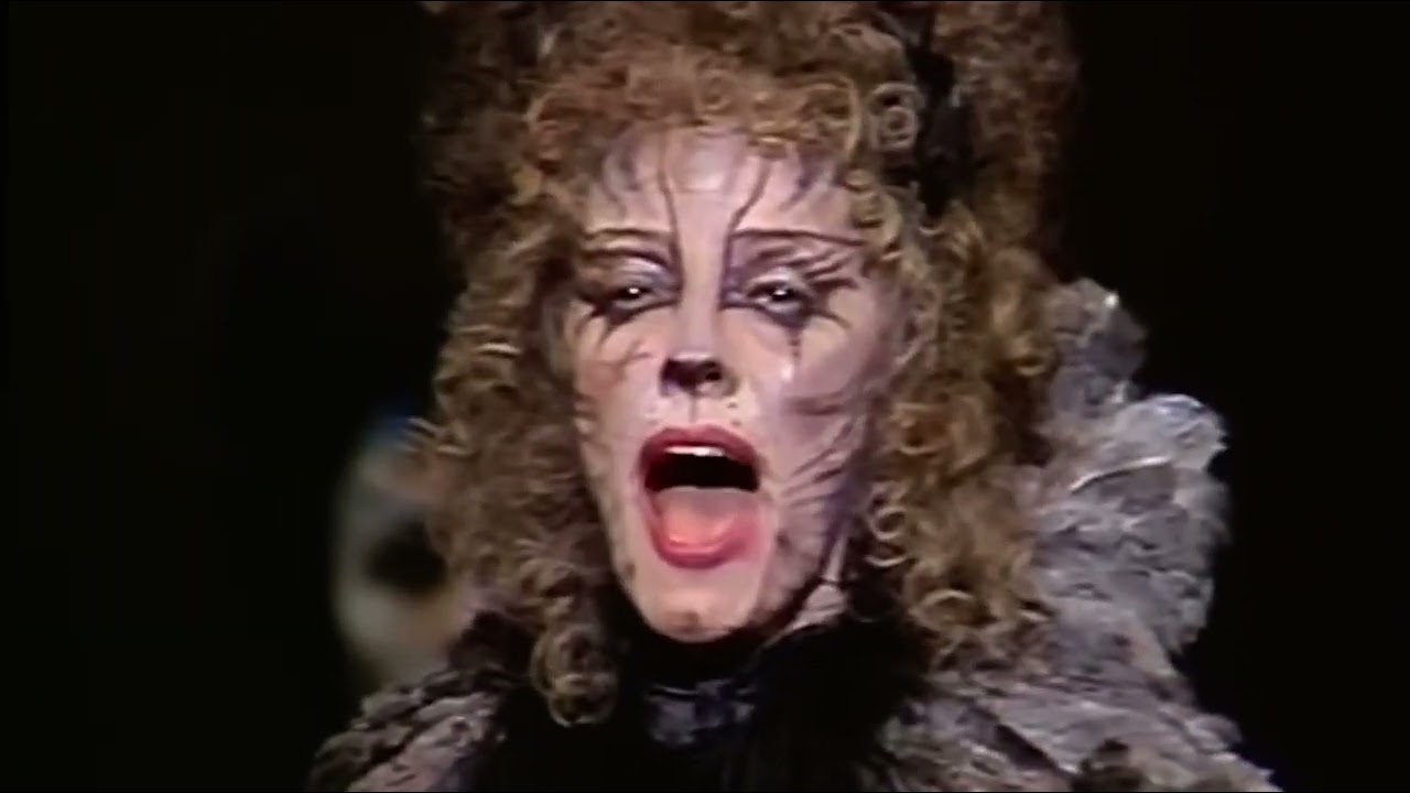 Betty Buckley and her INSANE amazing vocal it’s iconic
