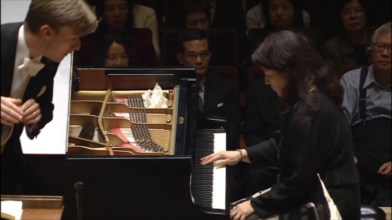Martha Argerich - Mozart: Piano Concerto No. 20 in D minor, K.466 (New Japan Philharmonic, Arming)