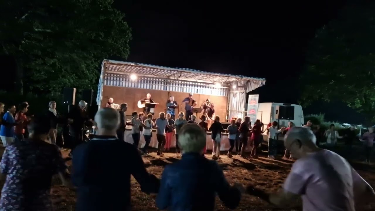 Tour : La casquette par  Fariell  au Fest-Noz à Surzur  le 17 août 2024.