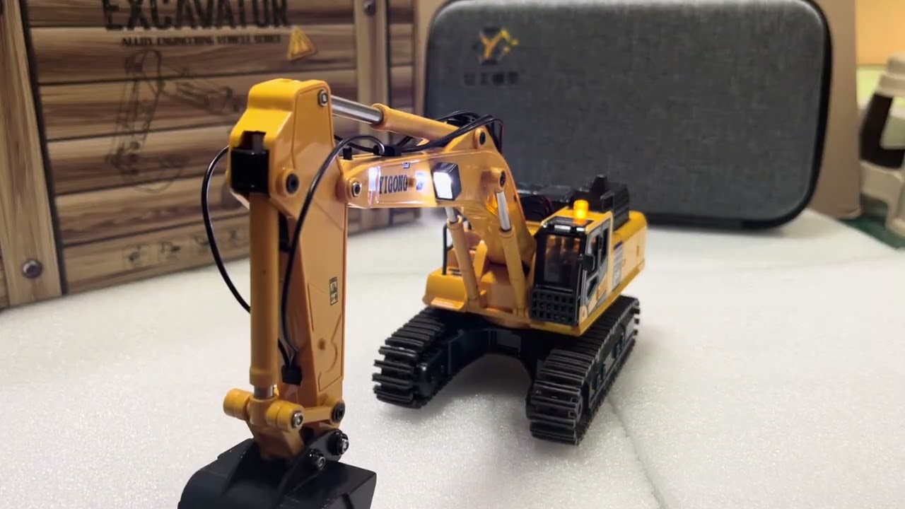 Mini Excavator 1/50 scale Komatsu 520 excavator smooth operation
