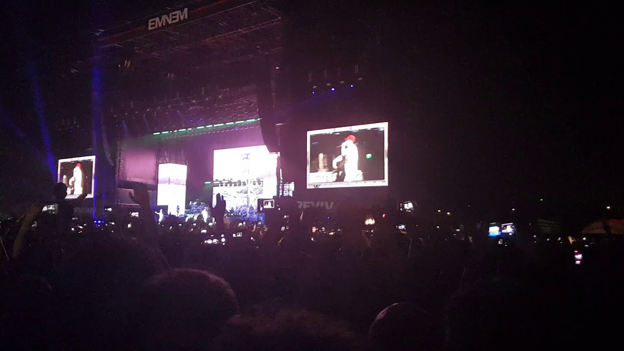 Eminem-Without me ( Revival tour Milan,Italy)