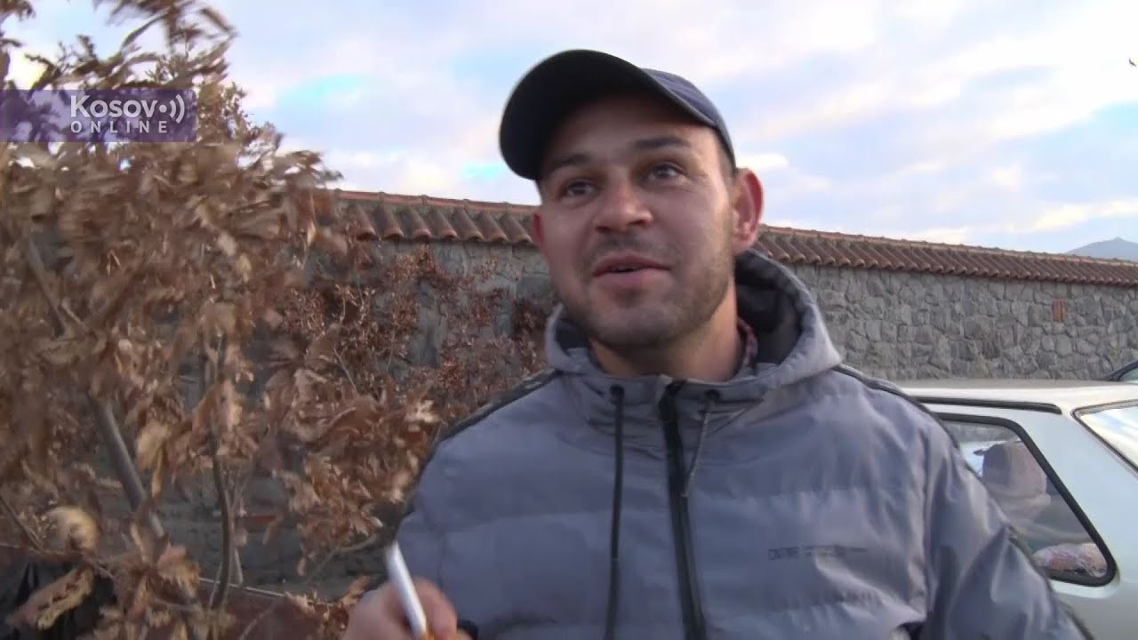 Gračanica - Ulična prodaja badnjaka