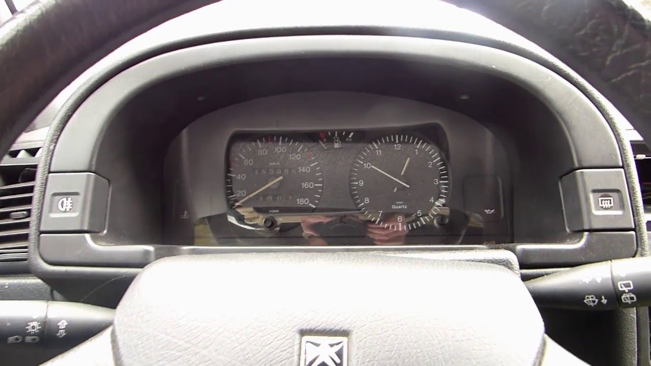 Comment démonter le compteur sur Citroën AX
