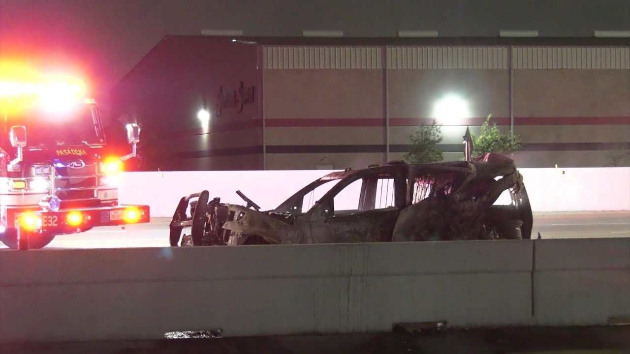 Police Car Burnt To A Crisp In Crash | Pasadena