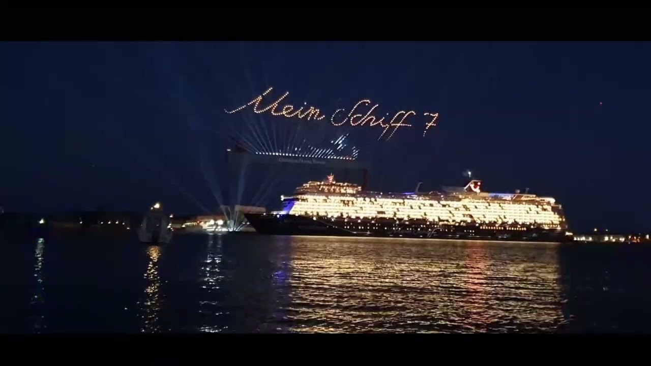 Feuerwerk Taufe Mein Schiff 7 am 22 6 2024 in Kiel movie