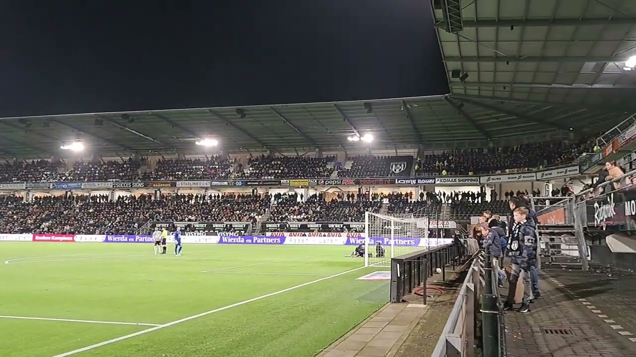 Heracles Almelo - Willem II Tilburg. uitvak Willem II na de 1-1 sfeer - 17-02-2023 - Erve Asito