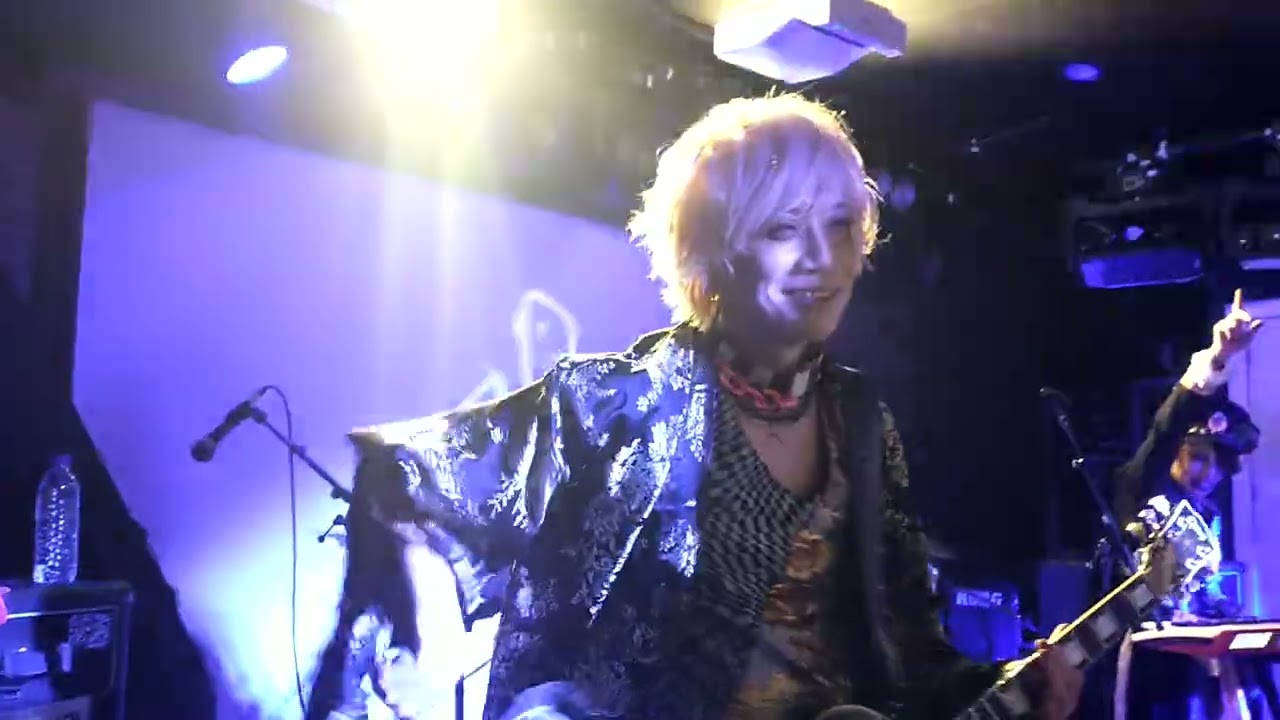 fesFE[M] - Doll In ブルーベリィジャム (live at Sala Silikona, Madrid, 21-02-26)