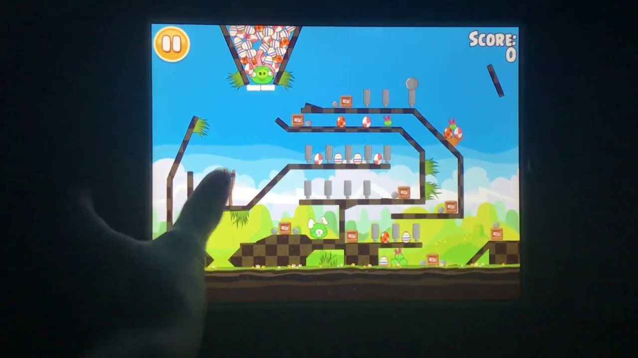 Angry Birds Seasons HD 5.1.1 Gameplay On My 16GB iPad 2 (That Use To Run iOS 9.3.5)