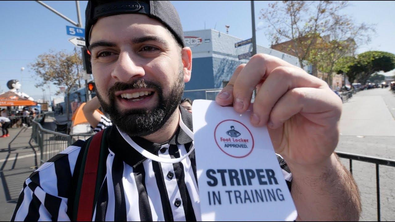 I GOT A JOB AT FOOTLOCKER!! (MY FIRST DAY WORKING)