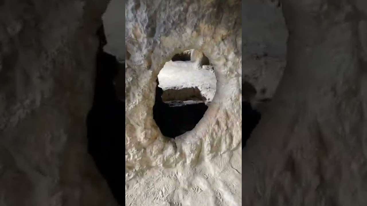 Lo Chhoser Zhong Cave Upper Mustang