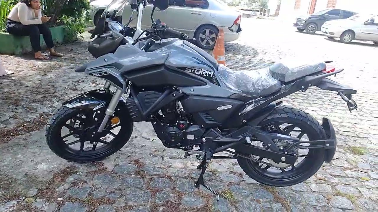 STORM 200 - Apresentação e Detalhes da Moto