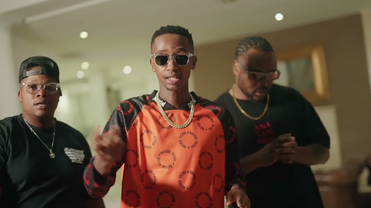 Sizwe Alakine & Sjavasdadeejay ft Scotts Maphuma 