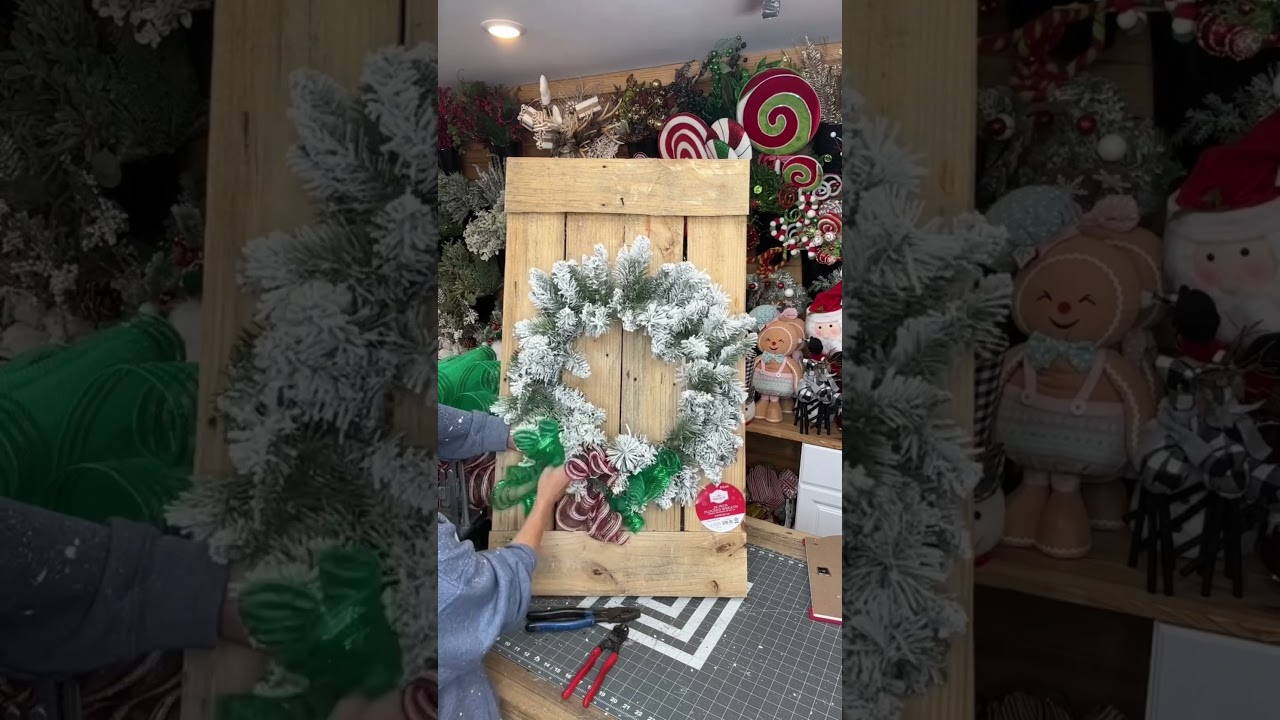 Christmas gingerbread wreath #christmas #crafting #wreath #holidaydecor #christmasdecor #diy