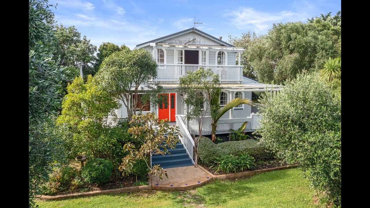 350 Oaia Road, Muriwai - Coastal Family Wonderland