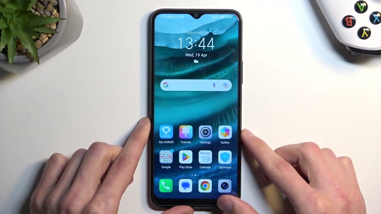 Как вставить SIM-карту в HONOR X8 &mdash; слот для SIM-карты