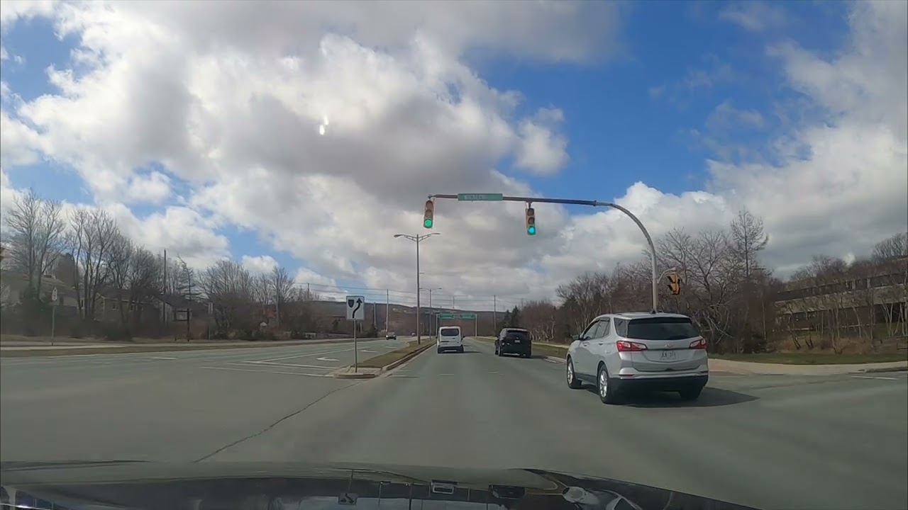 [Guide to Newfoundland] Memorial University - Mundy Pond rd.