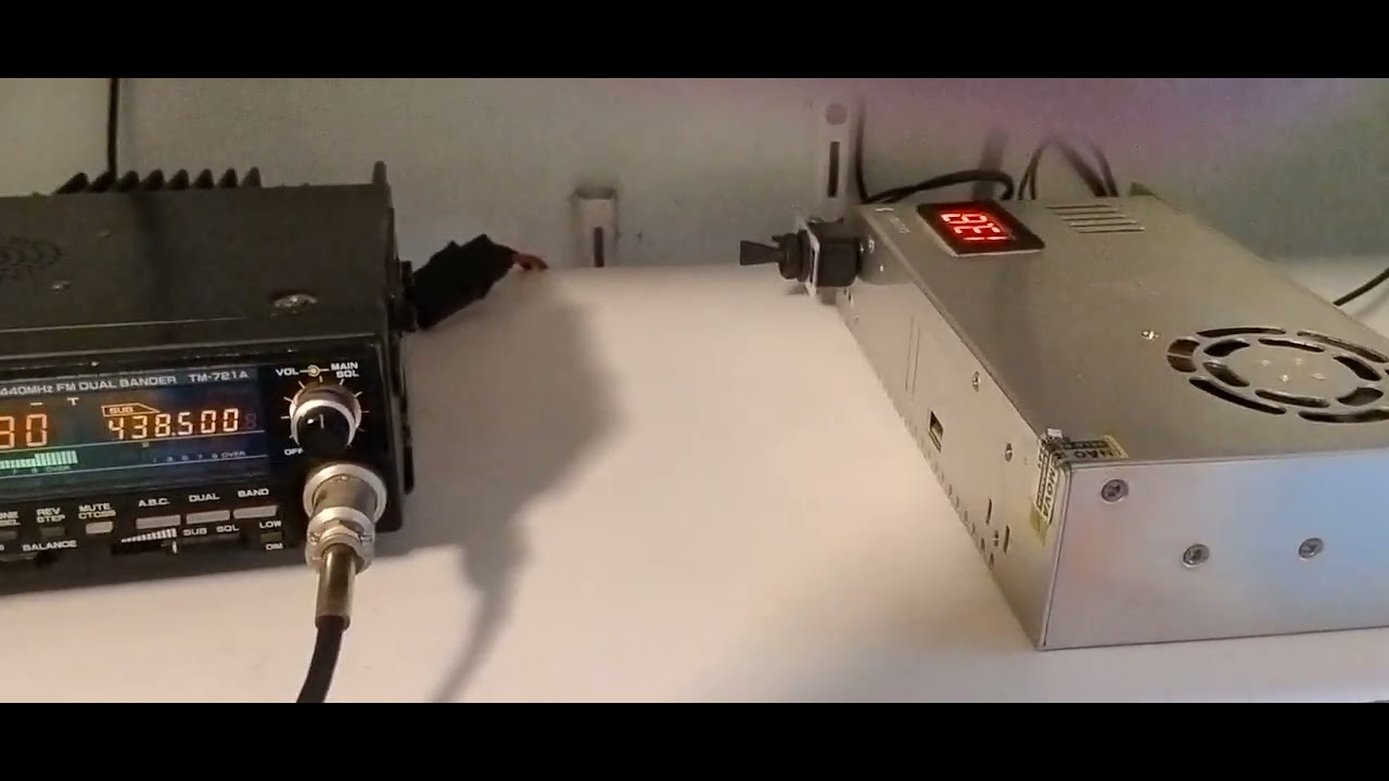 Rádio VHF UHF teste fonte chaveada conhecida como marmitinha.
