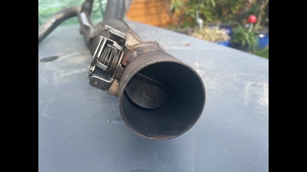 BMW R1200GS Exhaust Flapper valve seized, grind off bottom lug.
