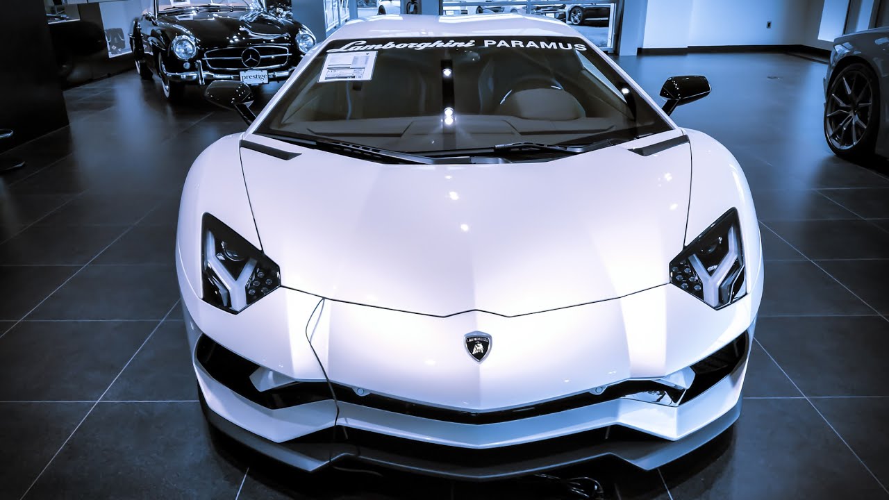 2017 Lamborghini Aventador S Review: Start Up & Revs