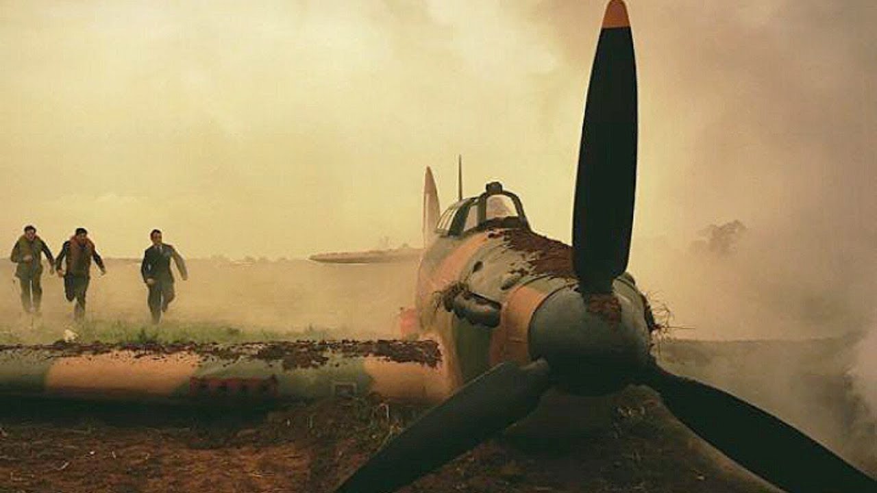 Polish pilots overcome prejudice to fight against the Luftwaffe | Movie Explained | MovieBuzz