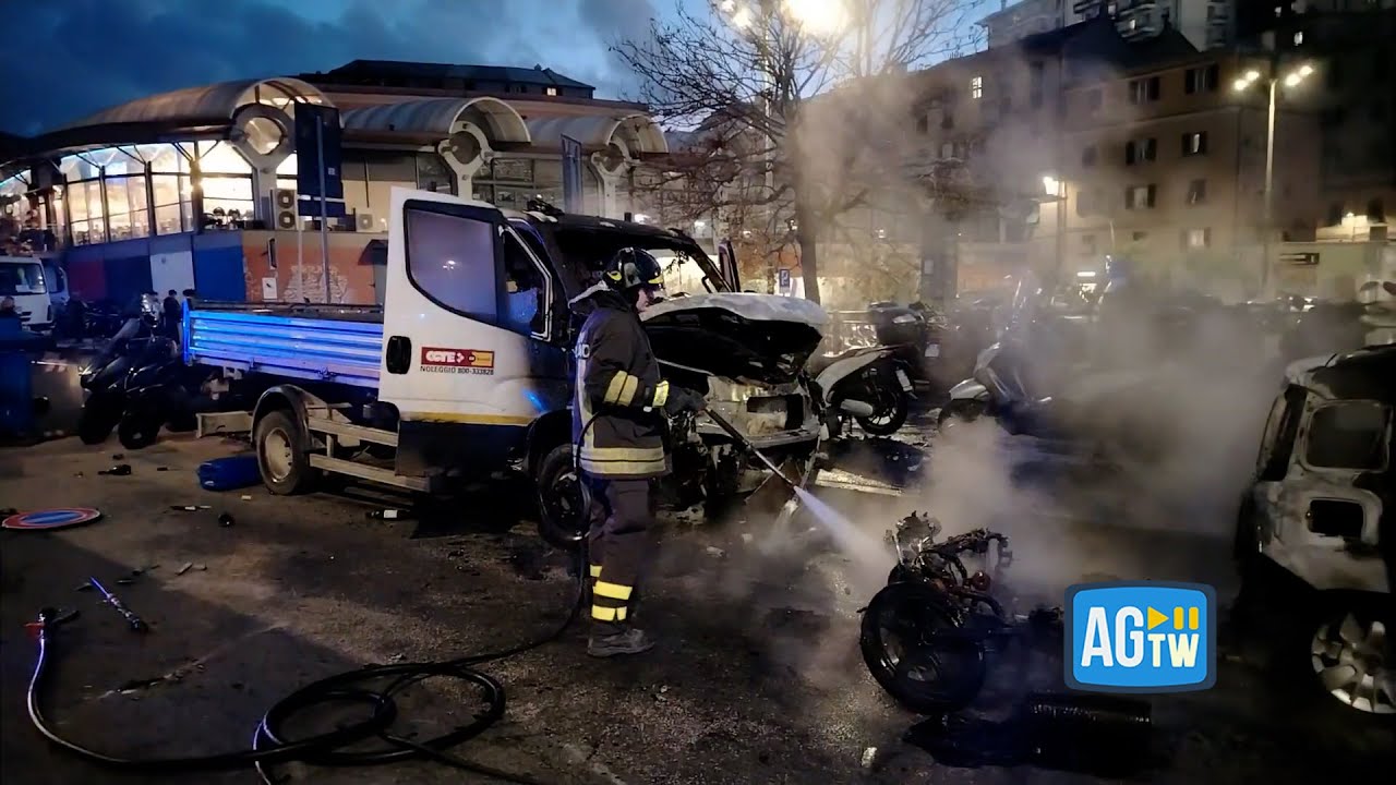 Genova, scontri davanti a Marassi prima di Genoa-Inter: tre poliziotti feriti lievemente
