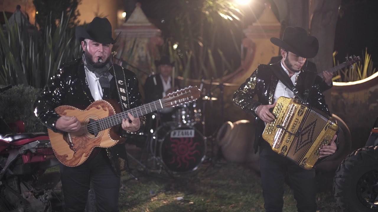 CHUY Y MIGUEL VEGA DESDE LA CUADRA - COMO UN DUENDE