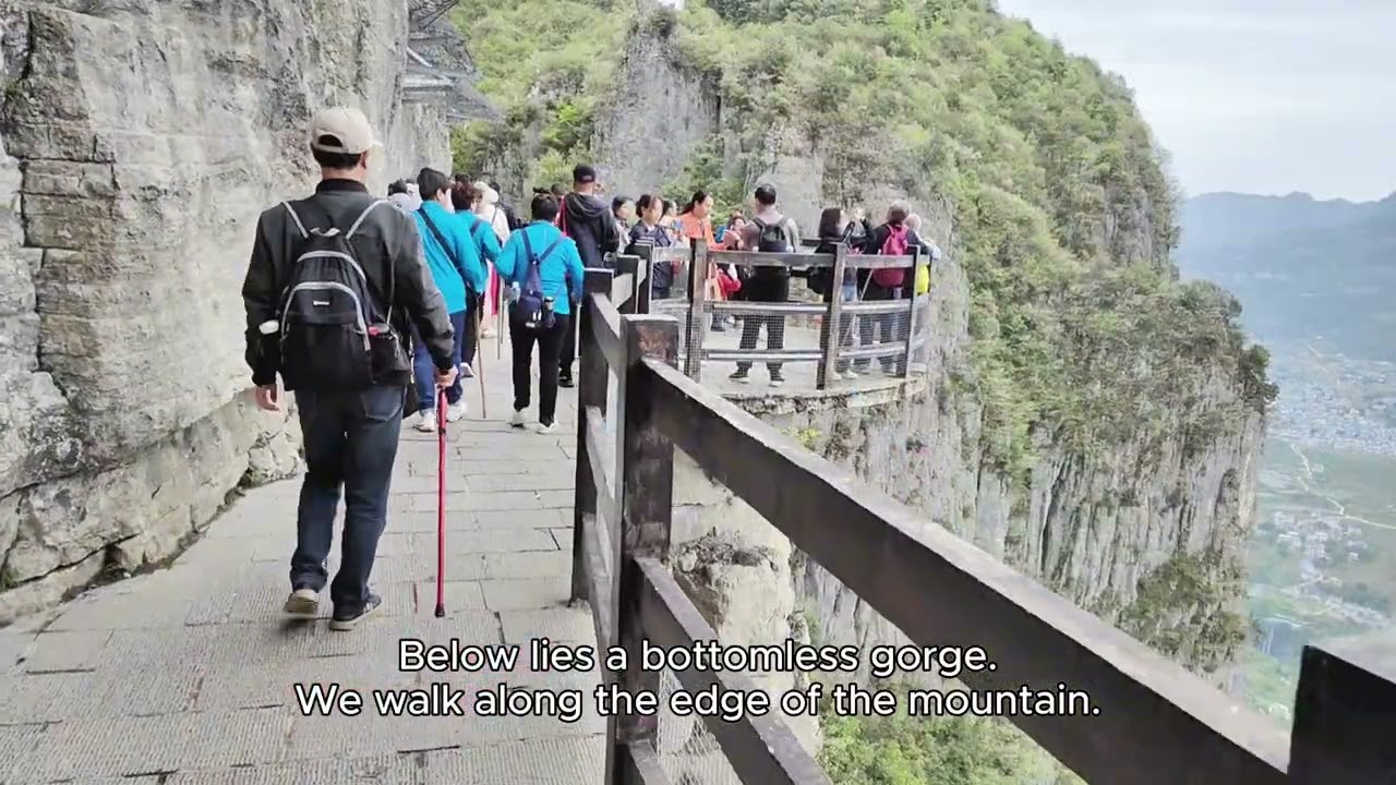 Walking the Edge of Enshi Grand Canyon | Qixingzhai Peaks & Cliff Walkway