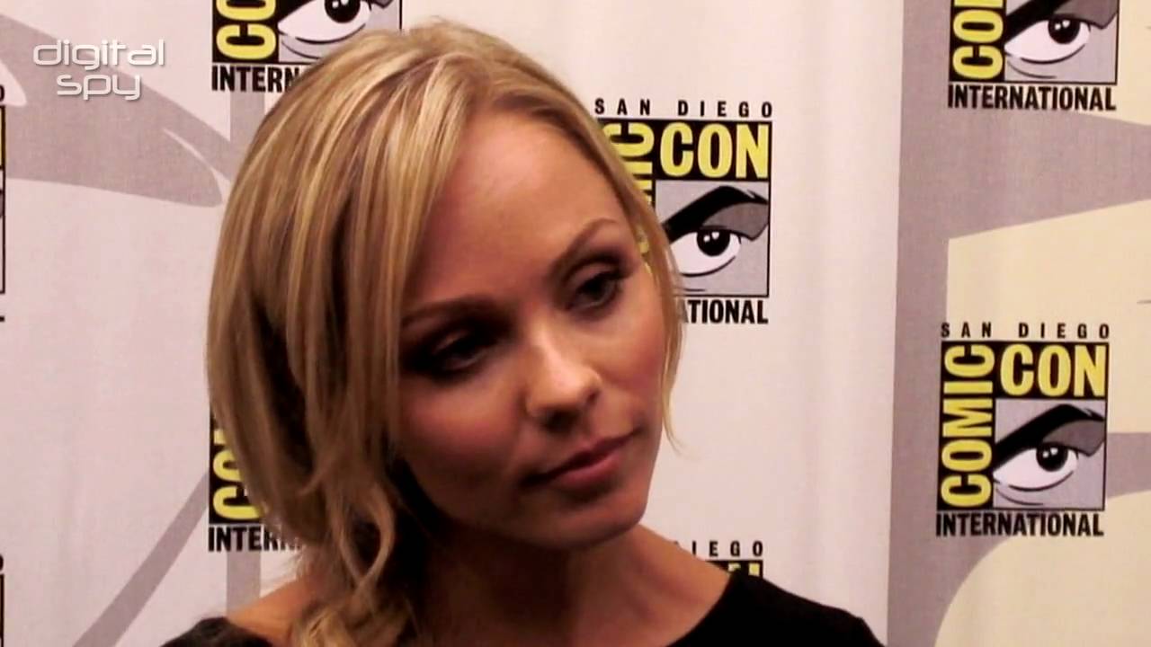 Comic-Con 2010: Laura Vandervoort ('V' & 'Smallville')