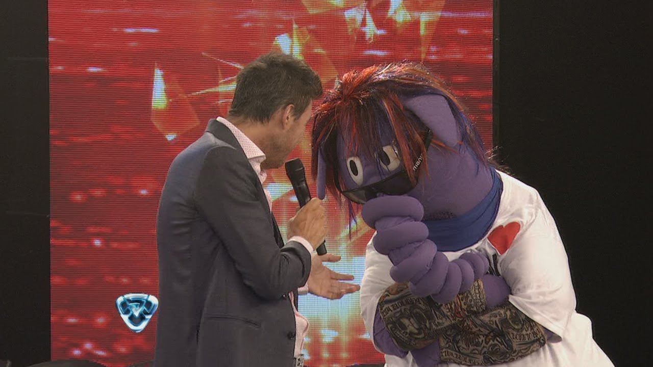 Showmatch 2014 - No hay dinero para pagarle al Oso Arturo